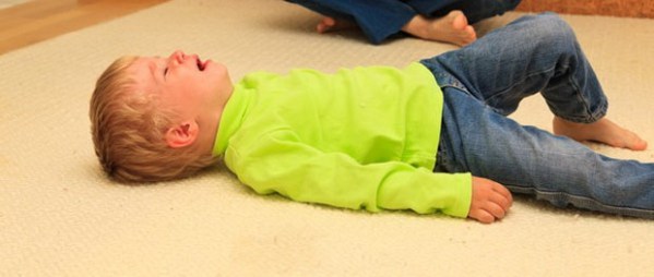 Ребенок-на-полу