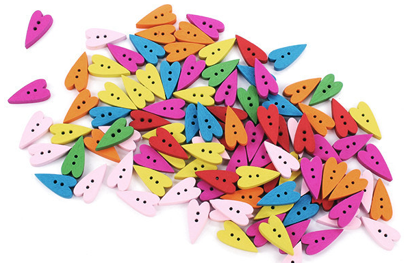 кольорові деревяні гудзики